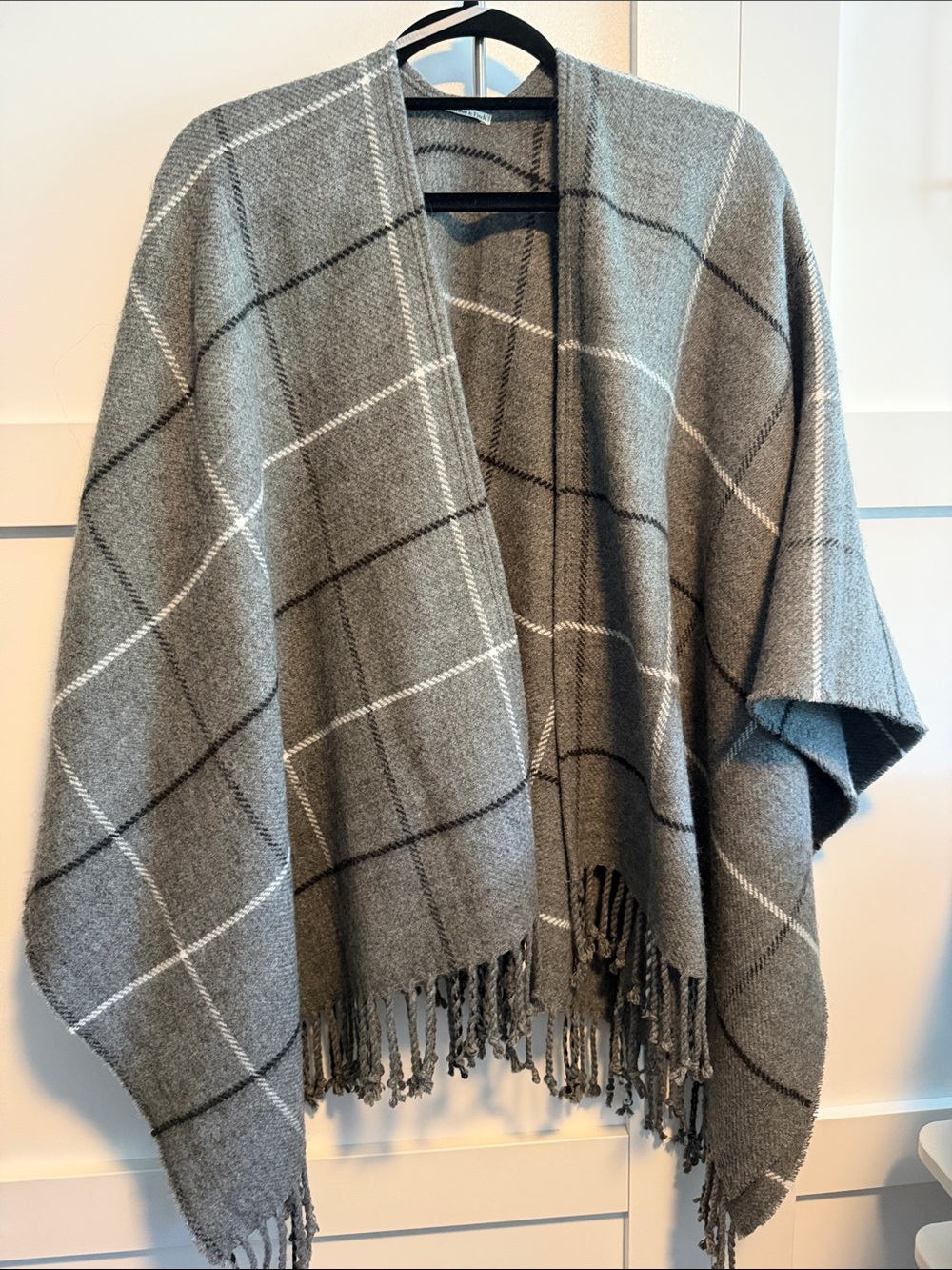 Abercrombie and Fitch Classic Gray Plaid Fringe